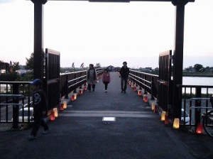 鯉のぼりプロジェクトin岡堰 みんな来い♥恋♡鯉三昧